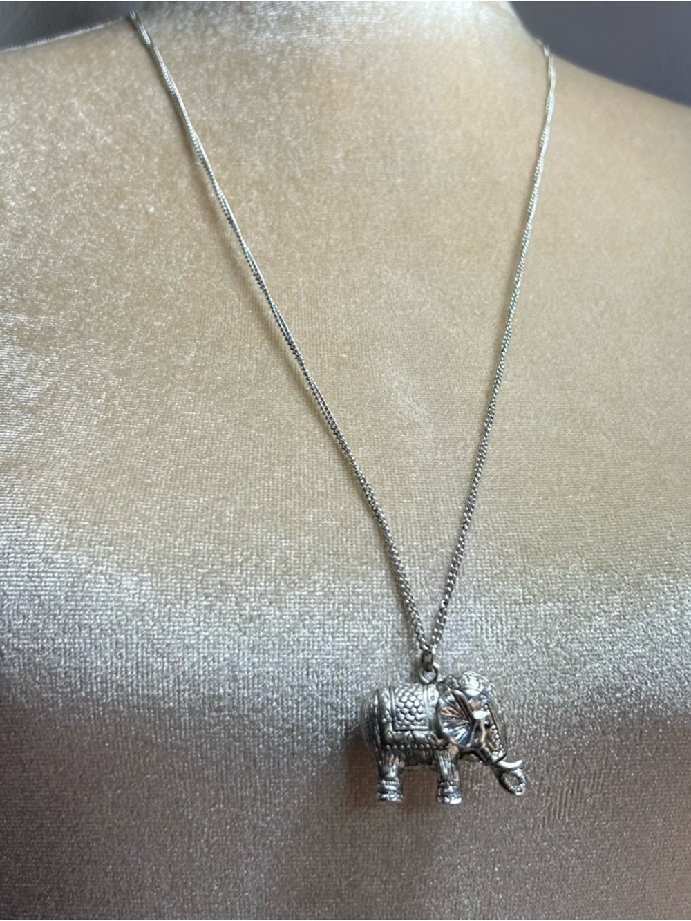 Elephant Pendant silver tone Necklace